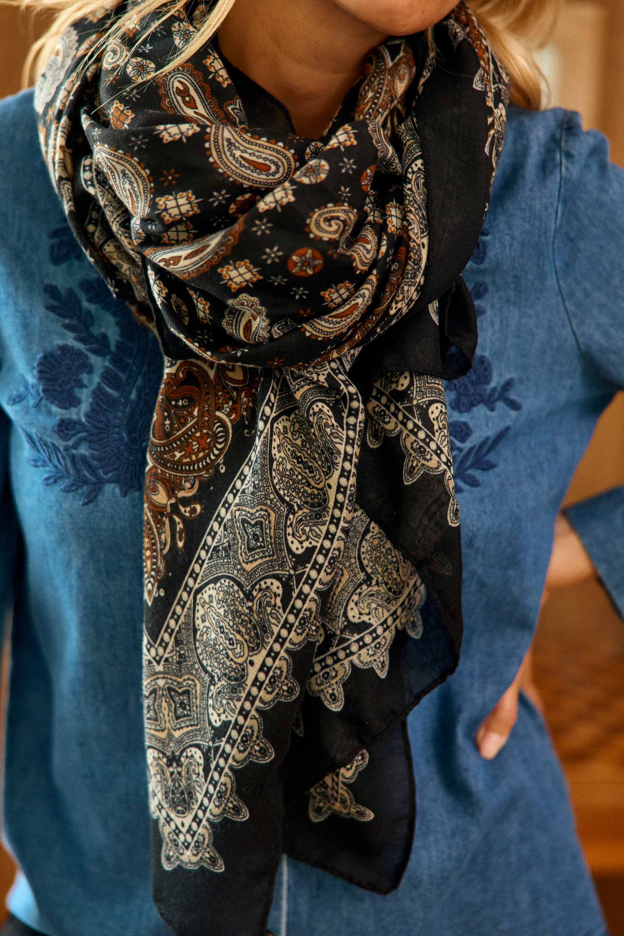 Echarpe noire - Anouk