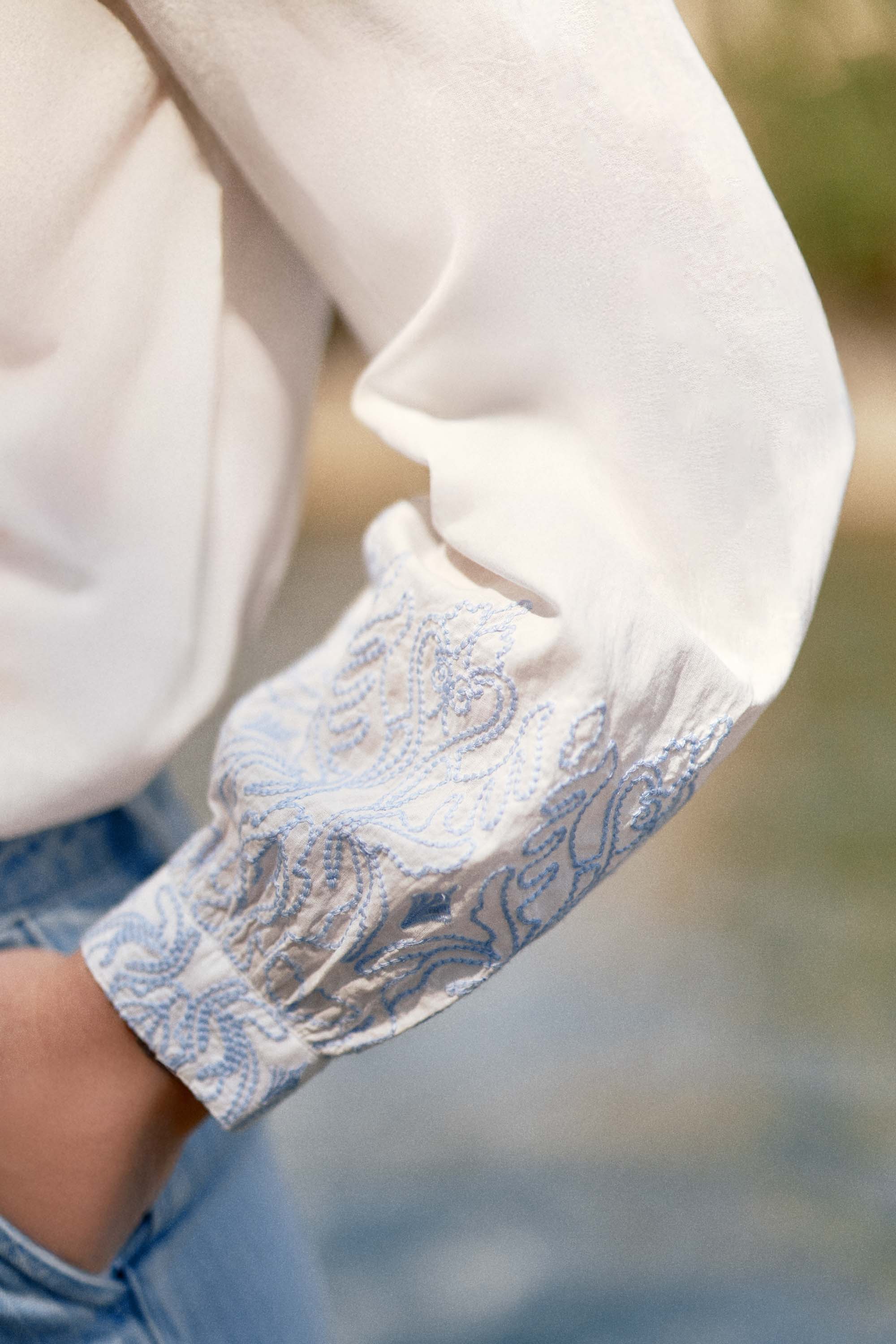 Blouse avec broderies - Bloy