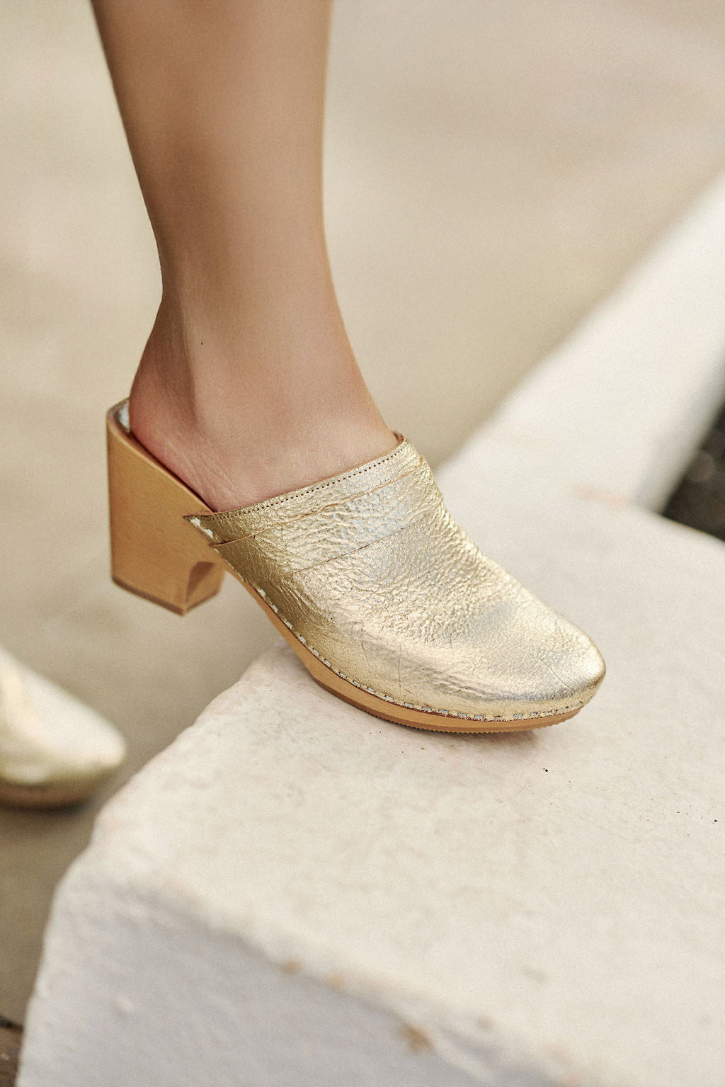 Sabots cuir doré - Gabriel