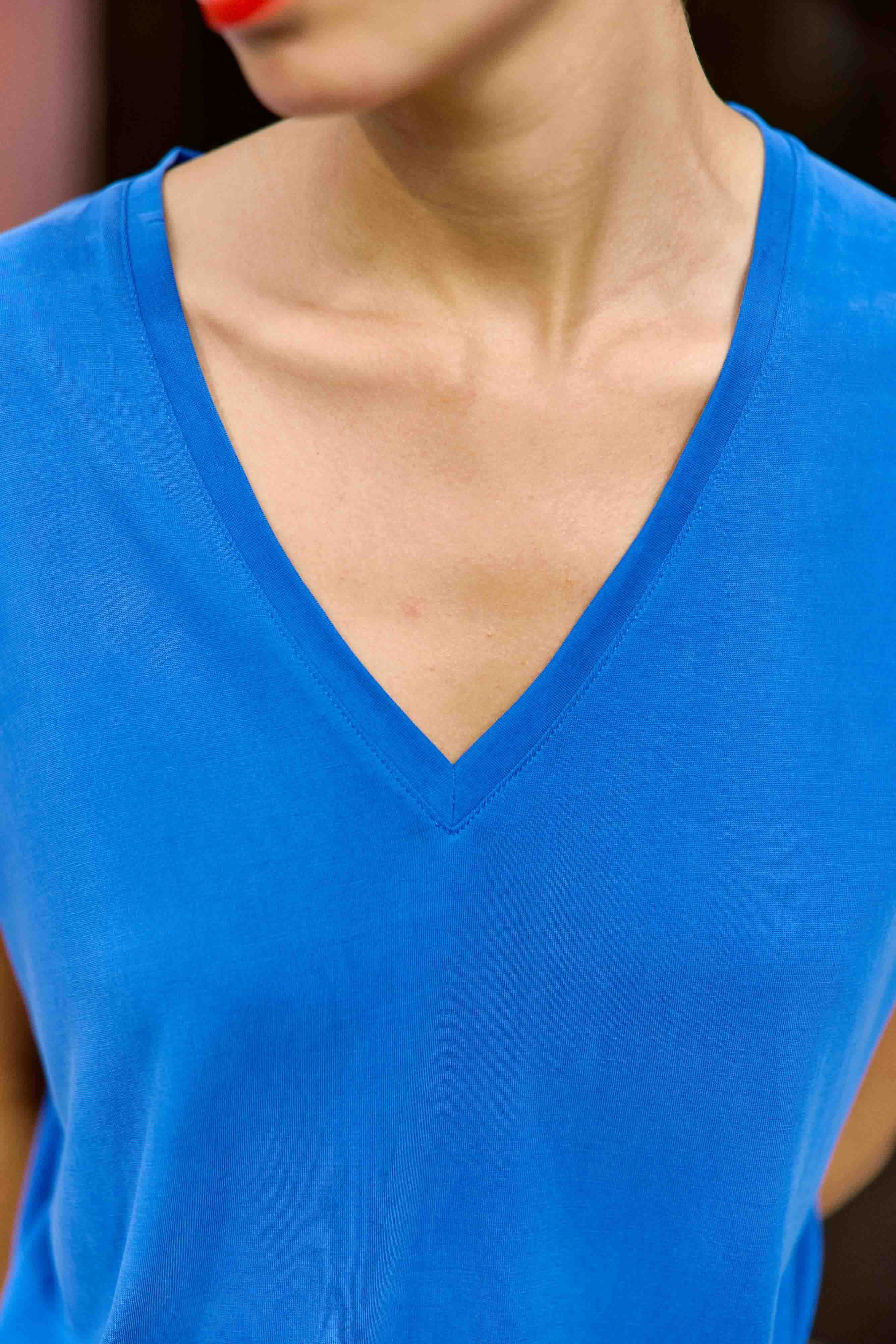 T-shirt col V bleu - Marcellina